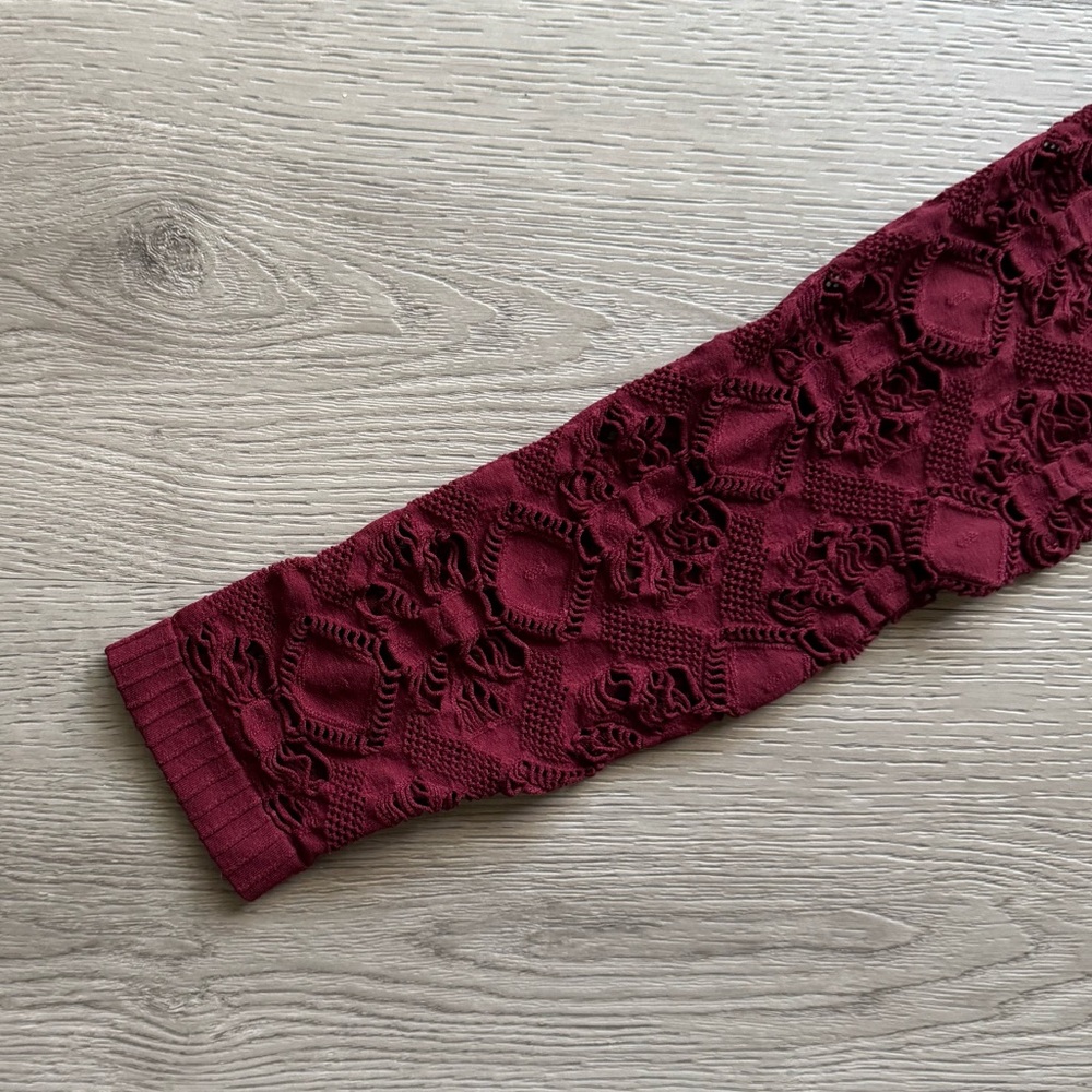 Venus Floral Lace Sleeve Stretch Top - Picture 3 of 4
